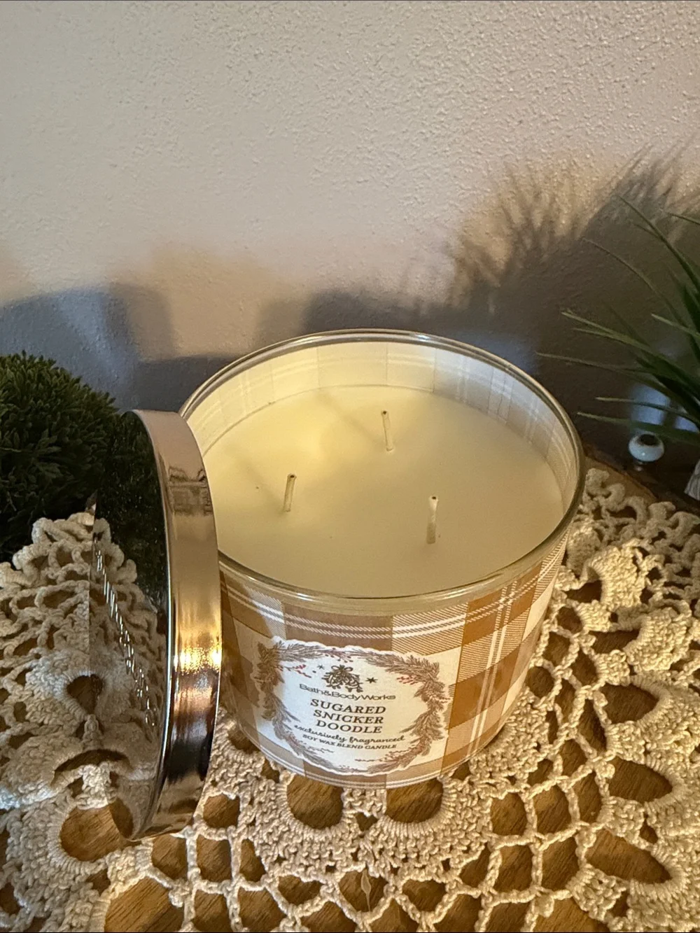 Bath & Body Works Sugared Snickerdoodle Candle - Beige Plaid with Gold Lid - Picture 3 of 4